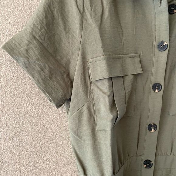 🆕Button down olive romper - Picture 7 of 8